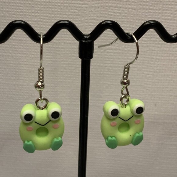 Frog Earring, Silly Animal Earring, Amphibian Earring, Frog Jewelry, Gift Idea - Picture 4 of 5